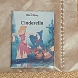 Rare Disney Miniature Cinderella Book 3D in Package